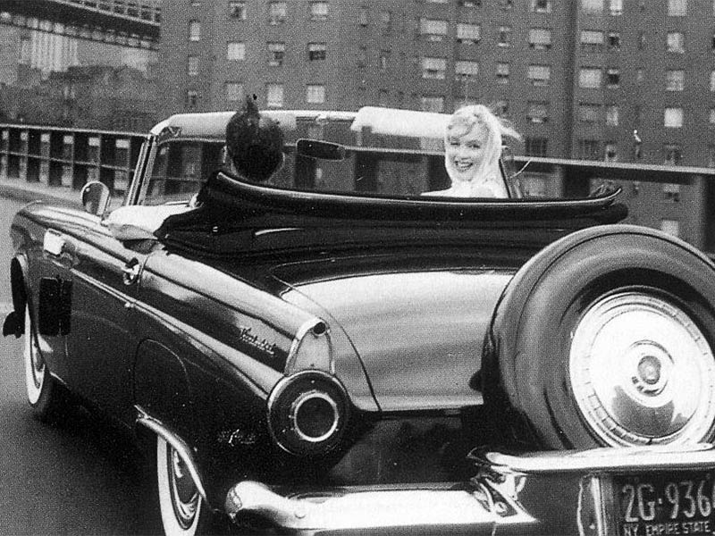 اضغط لمشاهدة الصور: سيارة مارلين مونرو المميزة معروضة للبيع .. إليكم سعرها